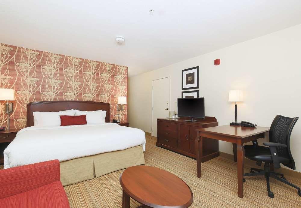 Courtyard By Marriott Salinas Monterey Hotel Екстериор снимка