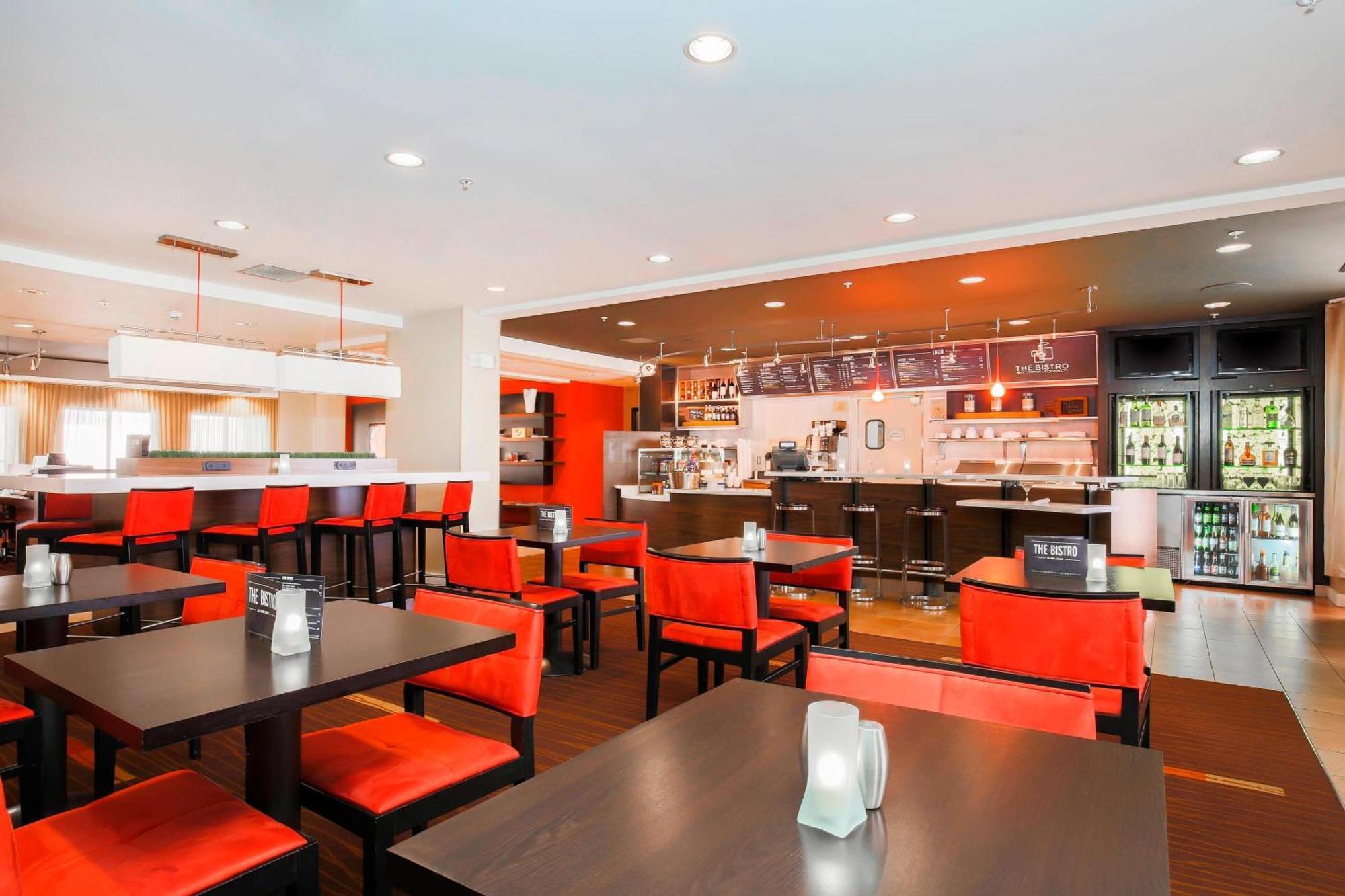 Courtyard By Marriott Salinas Monterey Hotel Екстериор снимка