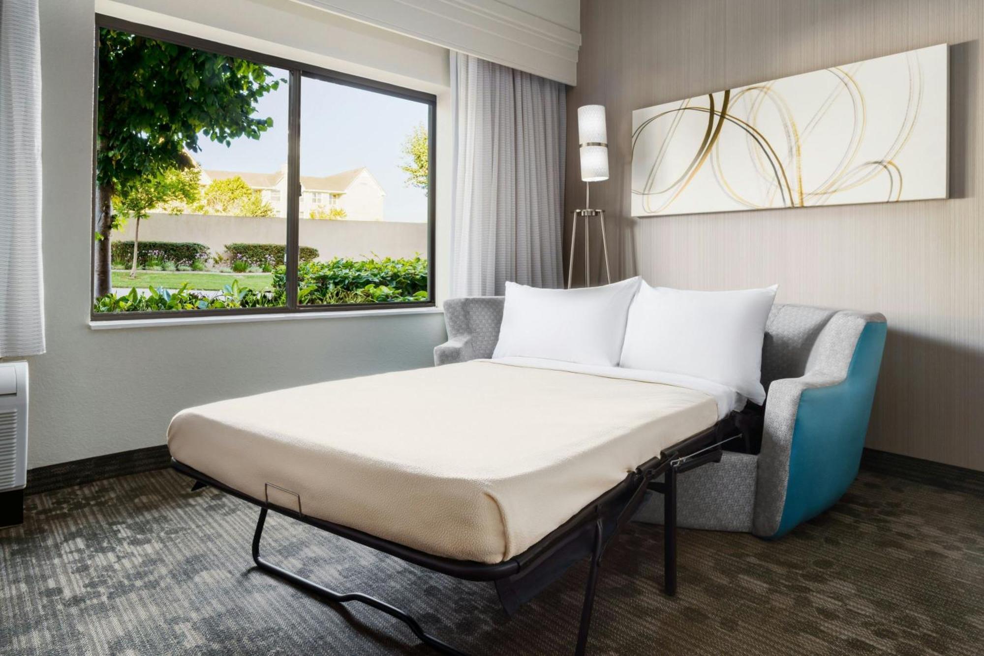 Courtyard By Marriott Salinas Monterey Hotel Екстериор снимка