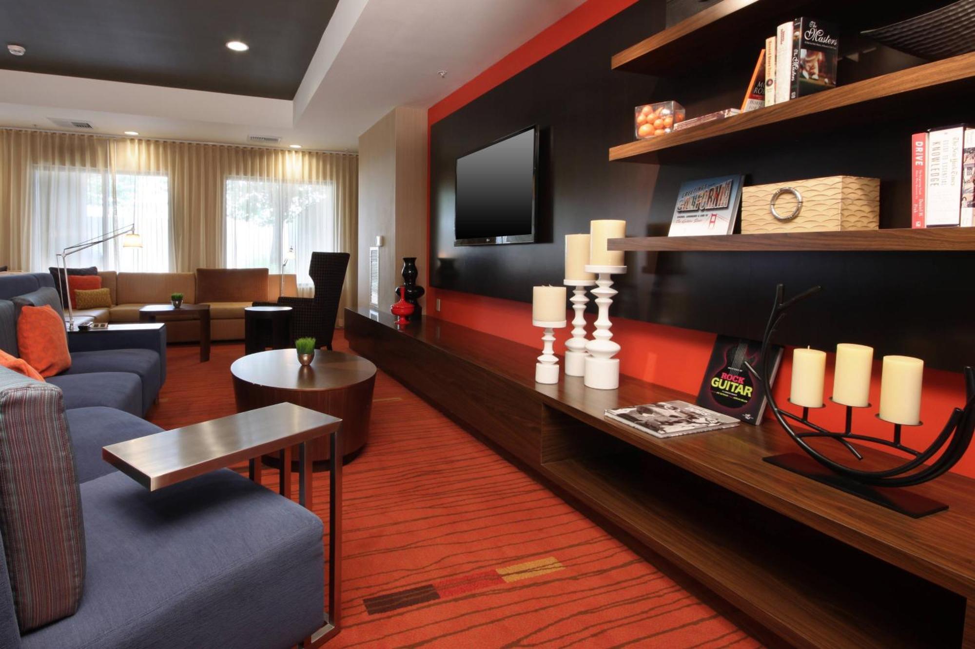 Courtyard By Marriott Salinas Monterey Hotel Екстериор снимка