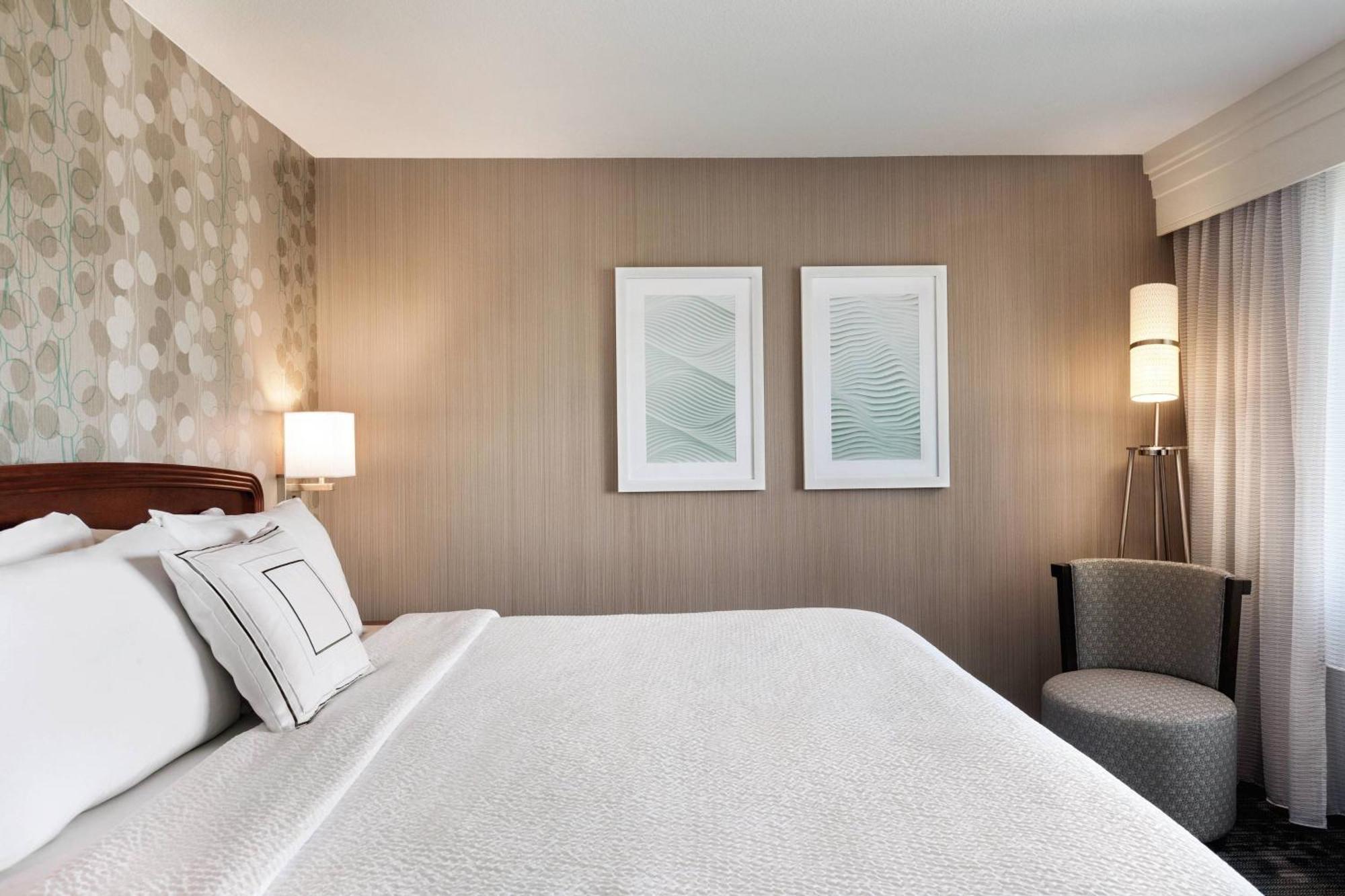 Courtyard By Marriott Salinas Monterey Hotel Екстериор снимка