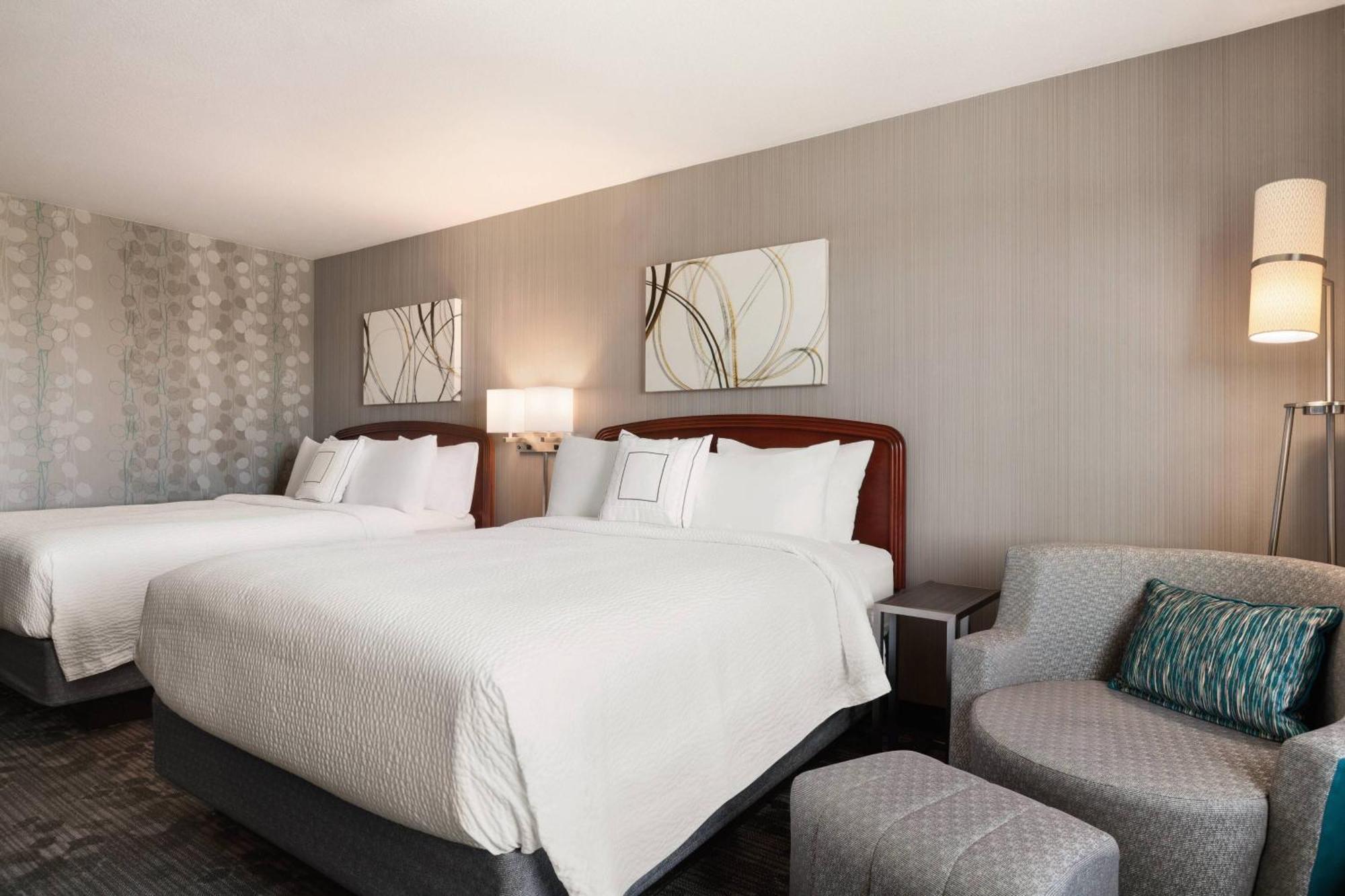 Courtyard By Marriott Salinas Monterey Hotel Екстериор снимка