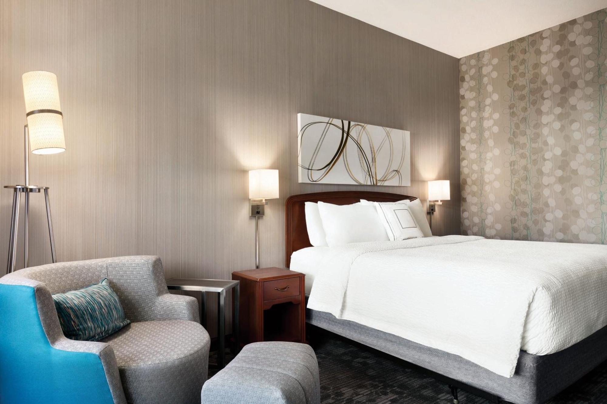 Courtyard By Marriott Salinas Monterey Hotel Екстериор снимка